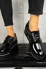 Черные женские туфли оксфорды из лаковой кожи на платформе 8018131 фото №7