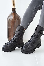 High winter ankle boots on a massive platform  8019138 photo №3