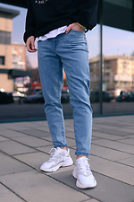 Голубые джинсы мом стрейчевые весенние  4009139 фото №1