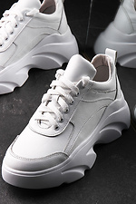 White chunky sneakers made of genuine leather with thick soles and laces  4205140 photo №5