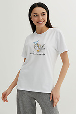 Женская хлопковая футболка белого цвета с патриотическим принтом Garne 9000140 фото №4