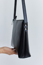 Damen-Umhängetasche aus schwarzem Leder Garne 3300144 Foto №2