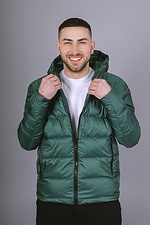 Демісезонна стьобана куртка для чоловіків у зеленому кольорі VDLK 8031145 фото №5