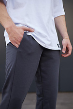 Хлопковые спортивные штаны с манжетами на резинке графитового цвета ТУР 8037145 фото №4