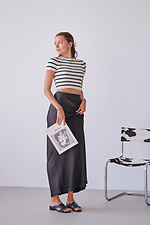 Flip-Flops aus dunklem Leder mit kleinem Absatz  4206148 Foto №4