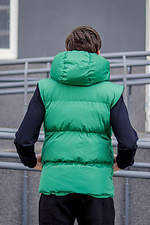 Стеганый мужской жилет с капюшоном зеленого цвета VDLK 8031156 фото №5