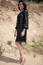Чёрное платье Azera из прозрачной сетки с кожаными нашивками и широкими рукавами Garne 3032171 фото №6