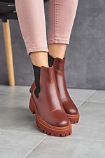 Зимние кожаные ботинки челси коричневого цвета  8019177 фото №7