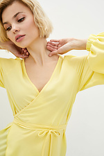 Желтая блуза 1002 на запАх под пояс с длинными рукавами-фонариками Garne 3038178 фото №4