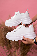 Жіночі шкіряні кросівки білого кольору на платформі  8018182 фото №4