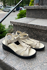 Women's beige sandals with black platform heels  4206184 photo №3