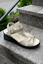 Women's beige sandals with black platform heels  4206184 photo №7