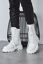 Шкіряні зимові черевики берці білого кольору  8019185 фото №1