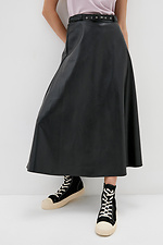 Кожаная клешная юбка миди черного цвета с поясом  4009193 фото №1