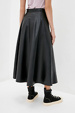 Кожаная клешная юбка миди черного цвета с поясом  4009193 фото №3