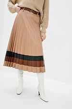 Кожаная юбка плиссе кофейного цвета с полосками  4009196 фото №1