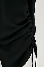 Черная рубашка ELIYA с длинными рукавами и затяжками по бокам Garne 3038205 фото №5