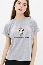 Хлопковая женская футболка с патриотическим принтом Garne 9000208 фото №1