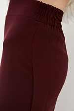 Широкие брюки EVER высокой посадки из костюмки бордового цвета Garne 3038209 фото №4