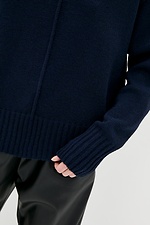 Теплый вязаный свитер оверсайз с высоким воротником  4038211 фото №4