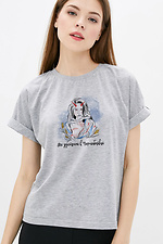 Хлопковая женская футболка с патриотическим принтом Garne 9000216 фото №1