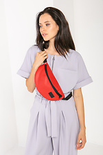 Semicircular banana bag red with one pocket GEN 9005217 photo №2