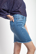 Стрейчевая джинсовая юбка мини с рванкой и царапками  4014219 фото №2