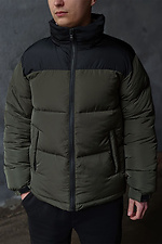 Grüne kurze Daunenjacke für den Winter gesteppt Reload 8031222 Foto №4