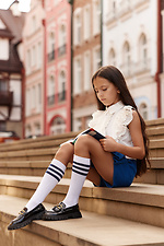 Hohe Kinderkniestrümpfe aus Baumwolle für ein Mädchen, weiß mit blauen Streifen M-SOCKS 2040223 Foto №5