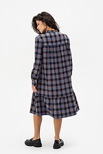 Kariertes Kleid mit blauem Volant Garne 3041228 Foto №4