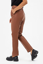 Жіночі класичні штани з еко-шкіри коричневого кольору Garne 3041232 фото №4