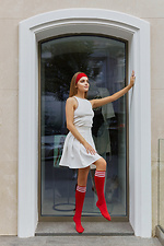 Rote kniehohe Baumwoll-Kniestrümpfe mit weißen Streifen M-SOCKS 2040233 Foto №5