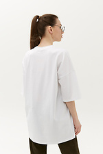 Біла бавовняна футболка оверсайз з рукавами до ліктя та принтом спереду Garne 9001238 фото №2