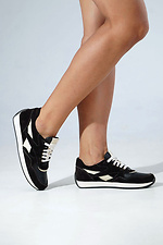 Schokoladenbraune Damen-Sneaker aus einer Kombination von Leder und Wildleder. 4206246 Foto №2