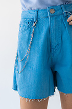 Jasnoniebieskie dżinsowe szorty z wysokim stanem i surowymi krawędziami  4014249 zdjęcie №10