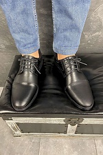 Классические черные туфли из натуральной кожи  8019249 фото №2