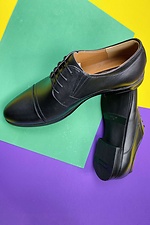 Классические черные туфли из натуральной кожи  8019250 фото №4