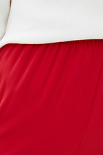 Klassische hohe Hose LERA aus roter Viskose mit breitem Gürtel Garne 3037252 Foto №4