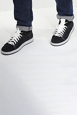 Blaue Nubuk-Sneakers mit weißen Flats und Schnürsenkeln  4205255 Foto №5
