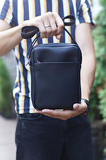 Чорна універсальна сумка через плече месенджер з кишенею на замку Mamakazala 8038256 фото №1