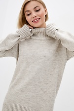 Бежевый шерстяной свитер оверсайз с высоким горлом  4038261 фото №4