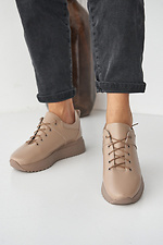 Весенние кожаные кроссовки на платформе бежевого цвета  8019265 фото №3