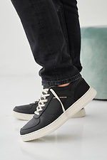 Męskie skórzane sneakersy wiosenno-jesienne w kolorze czarnym  2505268 zdjęcie №1