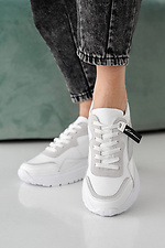 Skórzane sneakersy damskie w kolorze wiosna-jesień w kolorze białym  2505277 zdjęcie №1