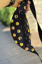 Овальна сумка на пояс бананка чорного кольору в принт смайли Mamakazala 8038296 фото №4