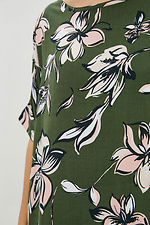 Асимметричное штапельное платье AVALINA в большие цветы на зеленом фоне Garne 3038297 фото №4