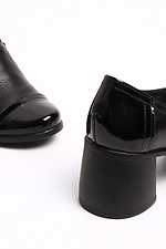 Черные кожаные туфли на широком каблуке с лаковым носком  4205301 фото №3