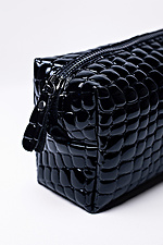 Косметичка лакова з екошкіри чорного кольору 8046313 фото №4