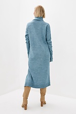 Теплое вязаное платье прямого кроя с воротником-хомут и разрезом на ноге  4038332 фото №3