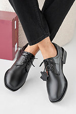 Schwarze Damen-Lederschuhe fr Frhling und Herbst  2505349 Foto №3